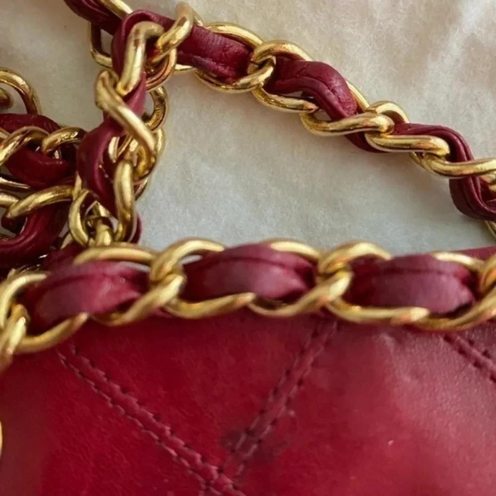 Chanel Vintage Red Leather Crossbody Bag - Picture 4 of 14